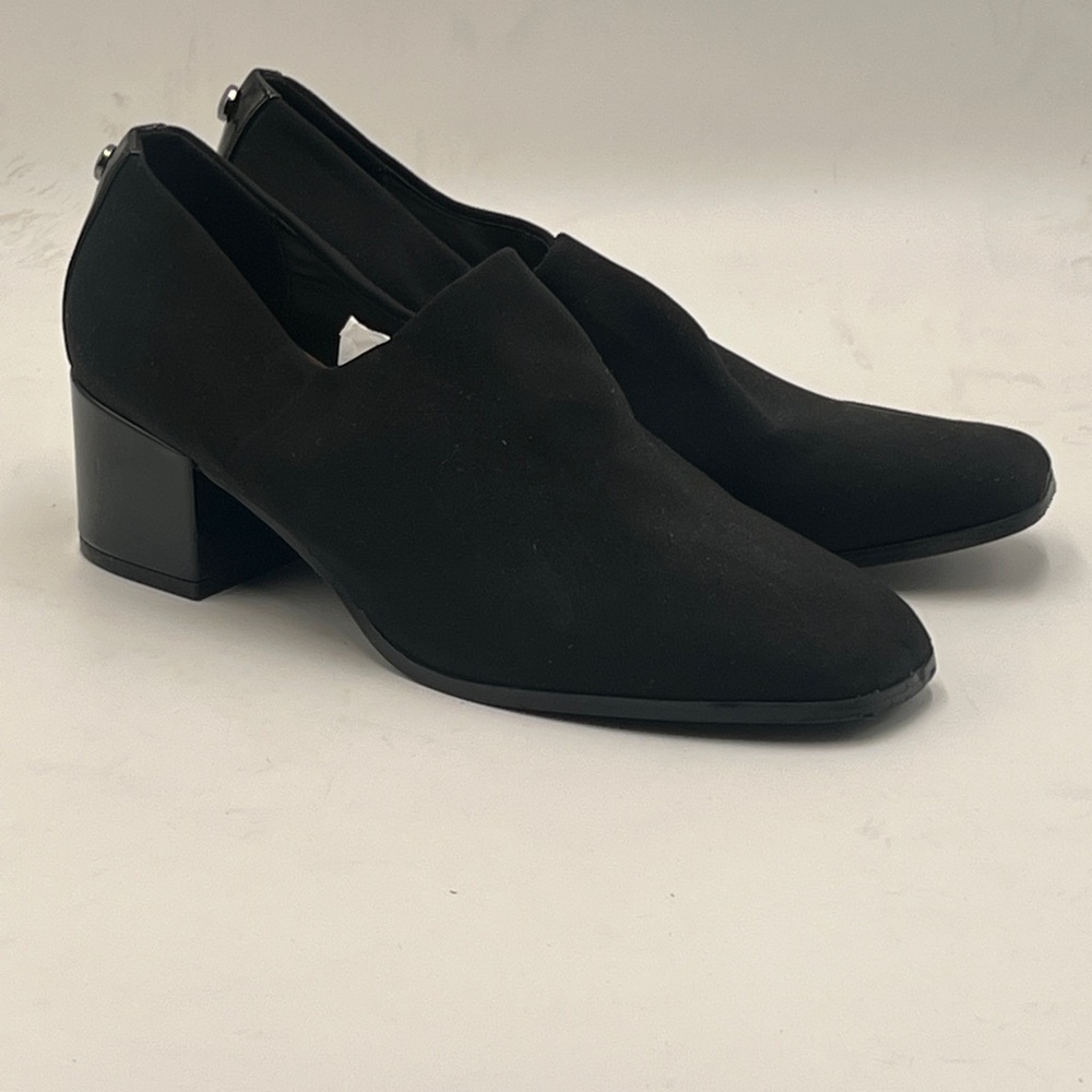 Black Ankle Booties with Chunky Heel and Matte Finish